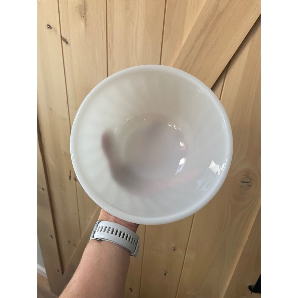 Vintage Fire King Oven Ware White Swirl 7”‎ Mixing Bowl small - Picture 4 of 5